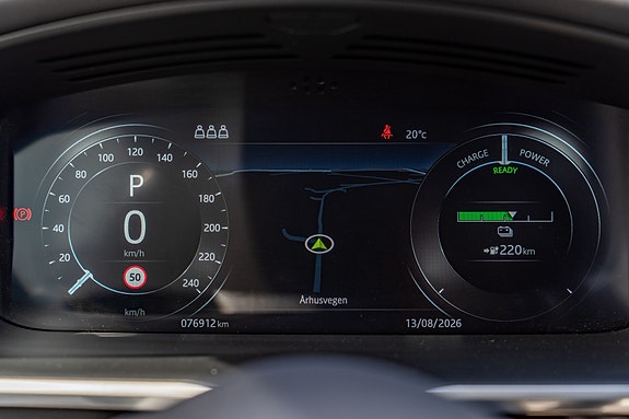 Jaguar I-PACE 22 of 29