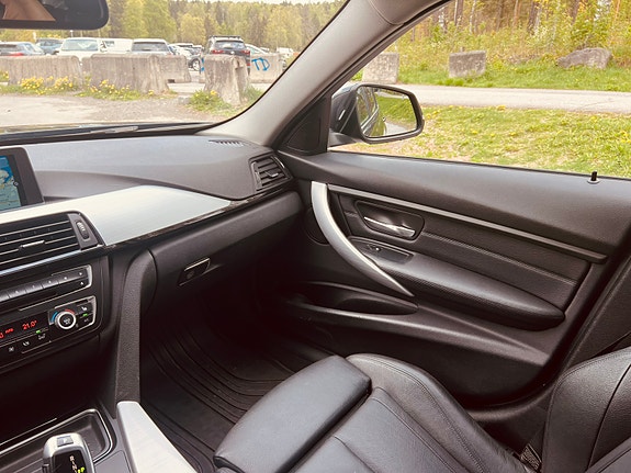 BMW 320d 13 of 27