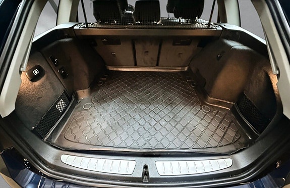 BMW 320d 2 of 27