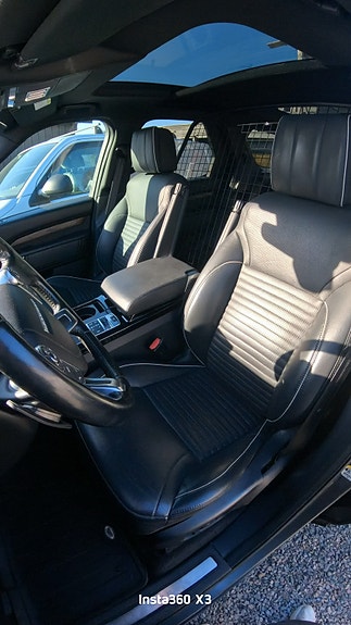 Land Rover Discovery 25 of 27