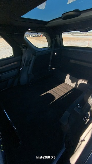 Land Rover Discovery 16 of 27