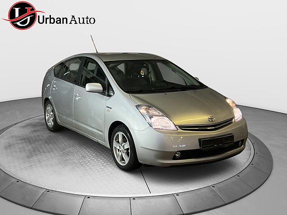 Toyota Prius 5 of 5