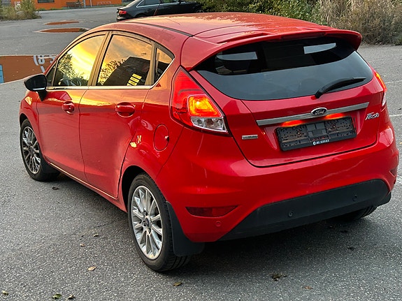 Ford Fiesta 9 of 18