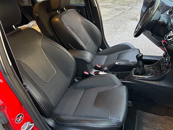 Ford Fiesta 16 of 18