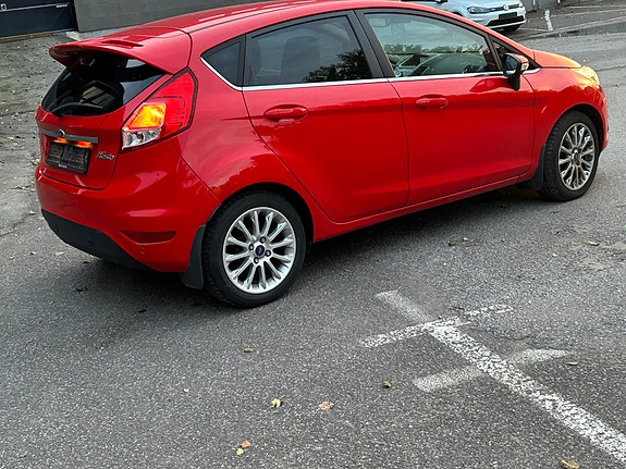 Ford Fiesta 6 of 18
