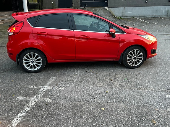 Ford Fiesta 5 of 18