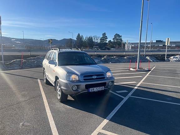 Hyundai Santa Fe 2 of 5