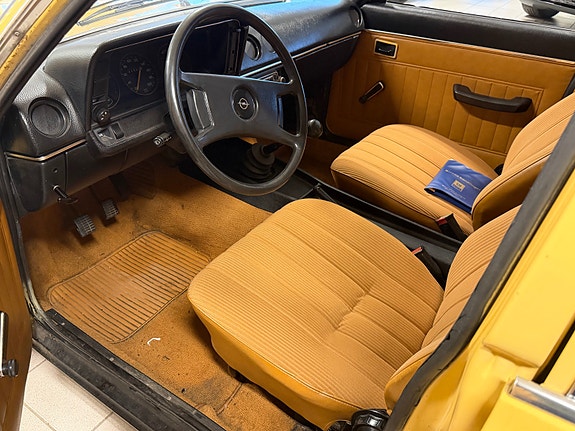 Opel Ascona 12 of 30