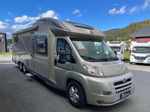 Bürstner Ixeo Plus T 875 // 3.0 JTD / Senkeseng