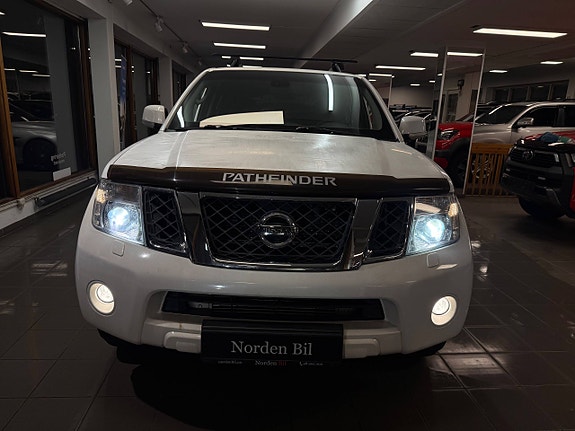 Nissan Pathfinder 5 of 5