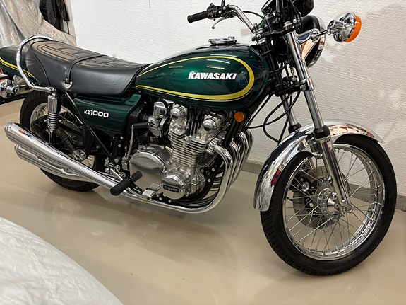Kawasaki KZ1000 A2 2 of 5