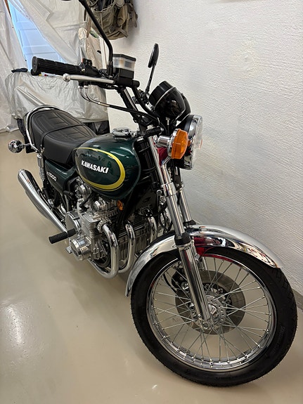 Kawasaki KZ1000 A2 3 of 5