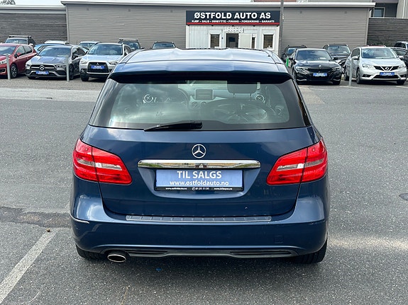 Mercedes-Benz B180 5 of 5