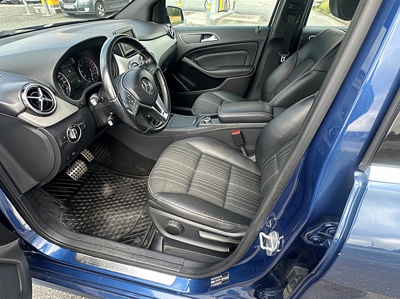 Mercedes-Benz B180 7 of 15