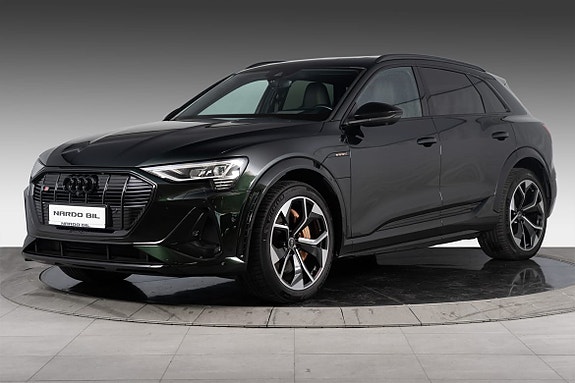Audi e-tron S 4 of 5