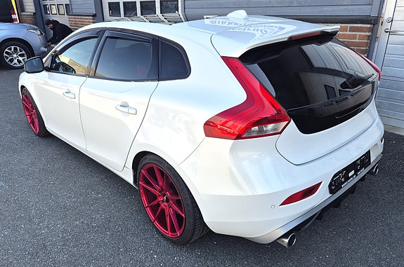 Volvo V40 7 of 20