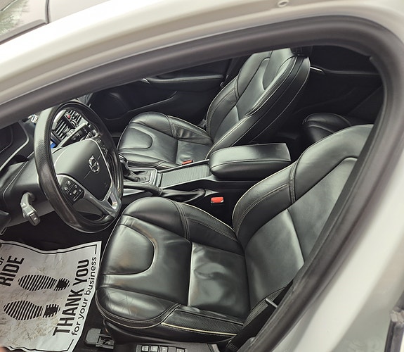 Volvo V40 13 of 20