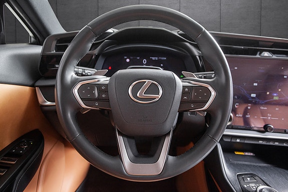 Lexus RZ450e 9 of 19