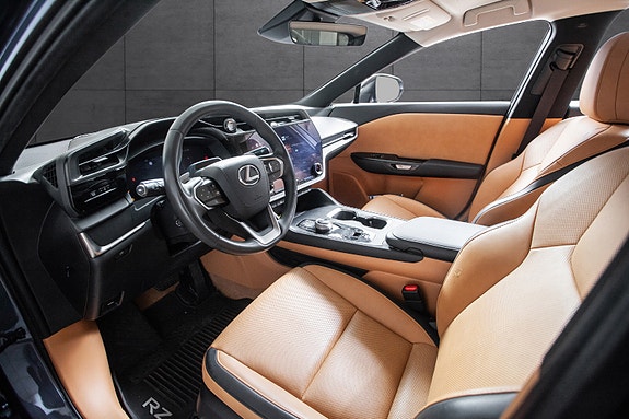 Lexus RZ450e 8 of 19