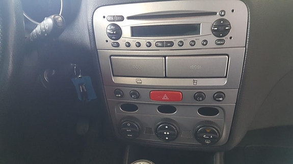 Alfa Romeo 147 16 of 21