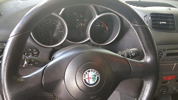 Alfa Romeo 147 9 of 21
