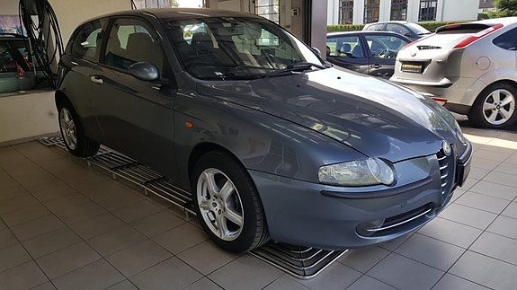 Alfa Romeo 147 3 of 21