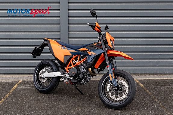 KTM 690 SMC R 2 of 5