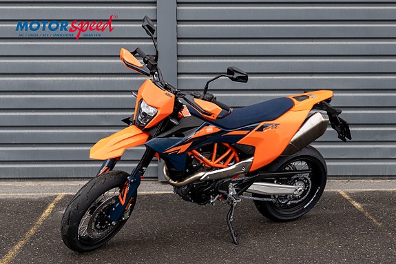 KTM 690 SMC R 4 of 5