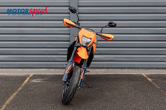 KTM 690 SMC R 3 of 5