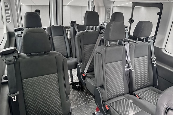 Ford Transit 18 of 20