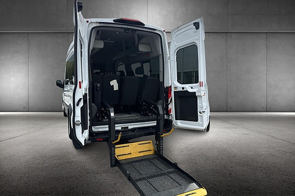 Ford Transit 19 of 20