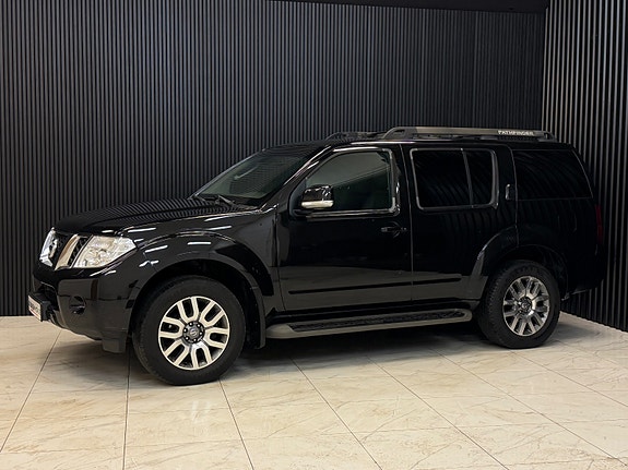 Nissan Pathfinder 4 of 5