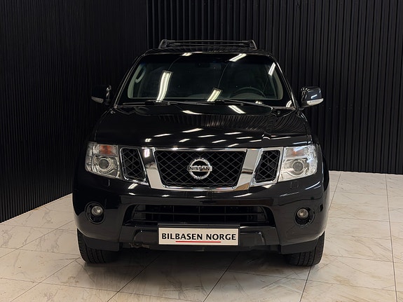 Nissan Pathfinder 2 of 5