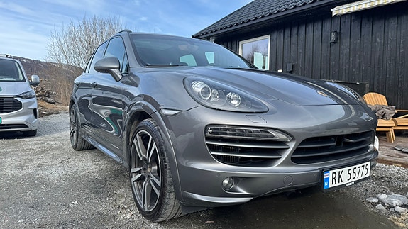 Porsche Cayenne 3 of 26