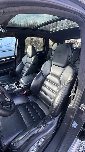 Porsche Cayenne 22 of 26