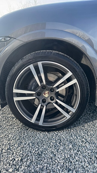 Porsche Cayenne 24 of 26
