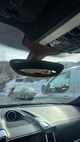 Porsche Cayenne 20 of 26