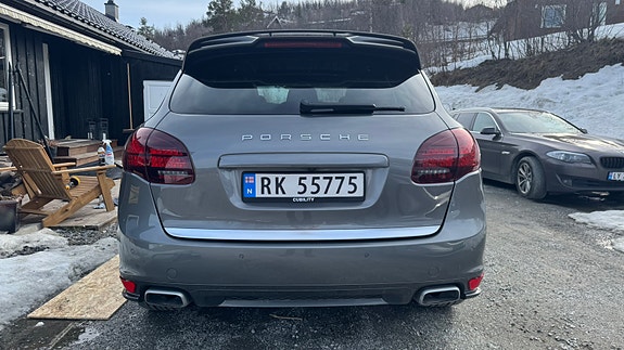 Porsche Cayenne 7 of 26