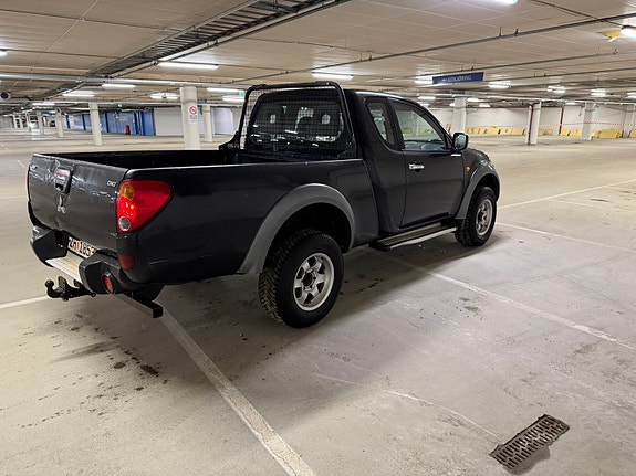Mitsubishi L200 3 of 5