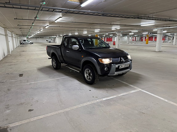 Mitsubishi L200 2 of 5