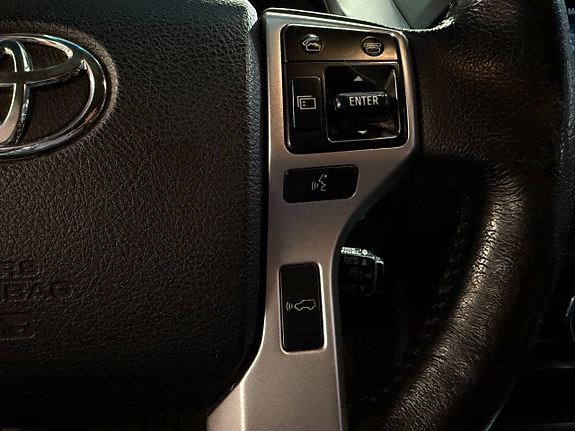 Toyota Land Cruiser 23 of 30
