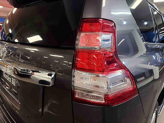 Toyota Land Cruiser 9 of 30