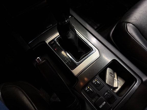 Toyota Land Cruiser 16 of 30