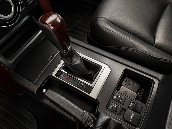 Toyota Land Cruiser 8 of 30