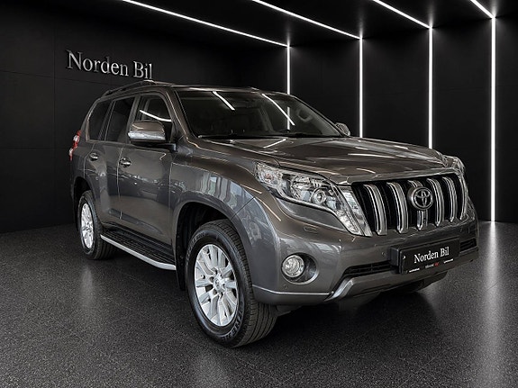 Toyota Land Cruiser 2 of 30