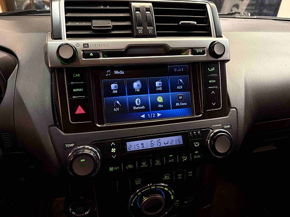 Toyota Land Cruiser 14 of 30