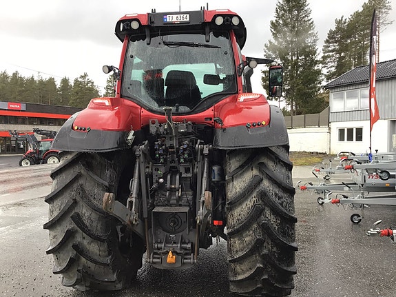Valtra Q305 Ruby Red Edition! Valtra Guide cm, 2023, kr 1 825 000,-