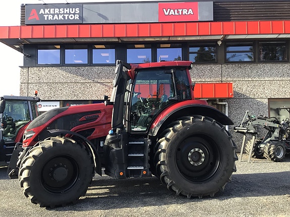 Valtra Q305 Ruby Red Edition! Valtra Guide cm, 2023, kr 1 725 000,-