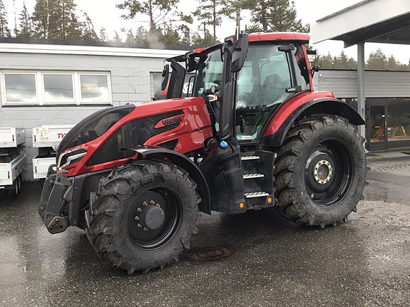 Valtra Q305 Ruby Red Edition! Valtra Guide cm, 2023, kr 1 825 000,-