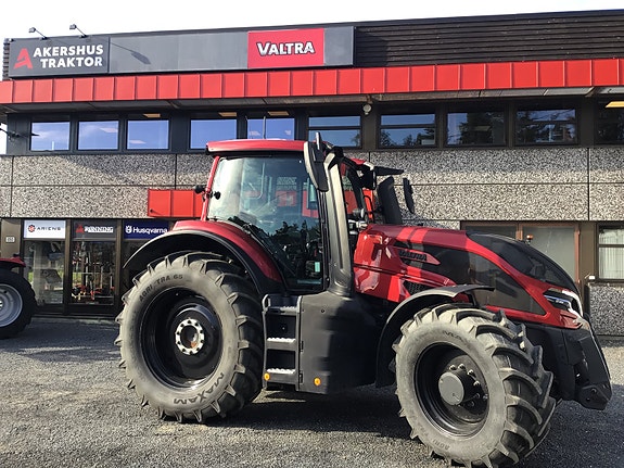 Valtra Q305 Ruby Red Edition! Valtra Guide cm, 2023, kr 1 725 000,-
